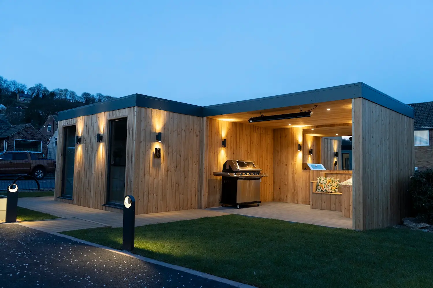 Montague Garden Studio with anOutdoor Kitchen