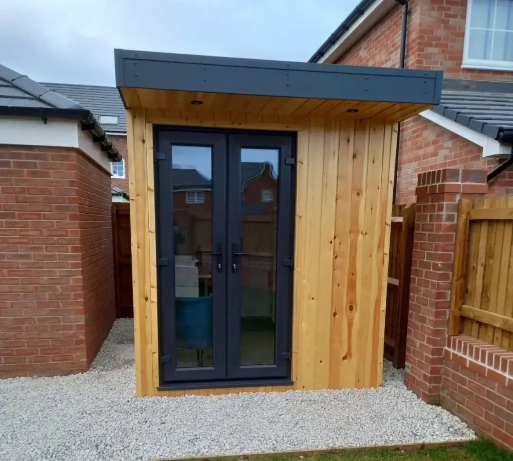 Small garden room that is used as a home office